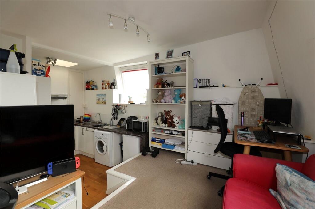 Living/Kitchen Area