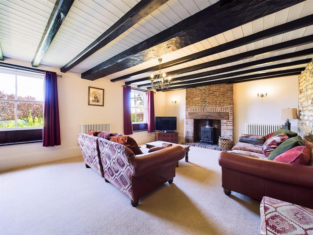 CAM01926G0-PR0058-STILL002 new.jpg