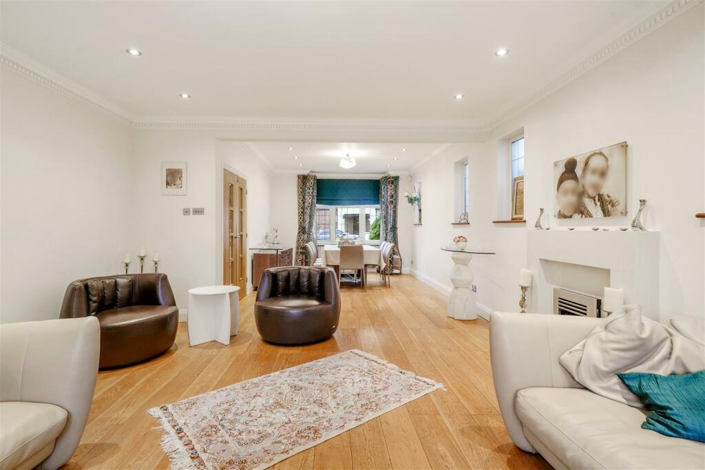 74 Pebworth Road - gM0XvhlHwfET1tj8VOEy.jpg