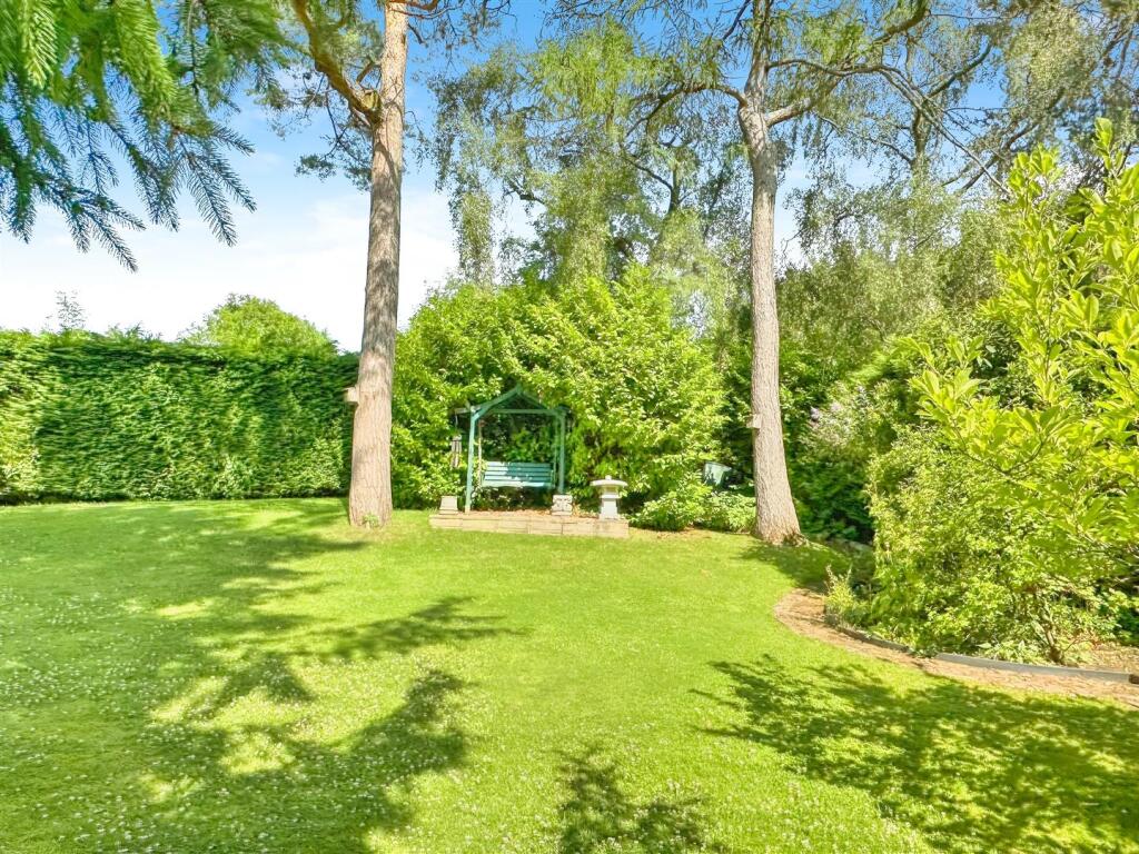 ADDITIONAL GARDEN IMAGE