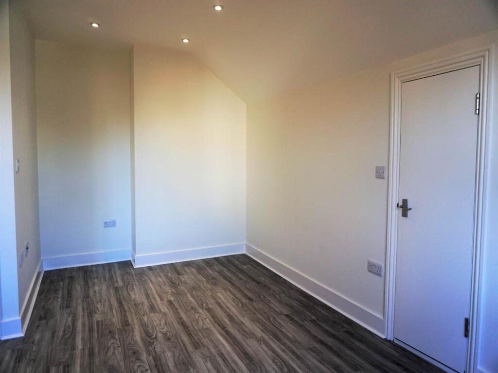 London Road, 67h (4)