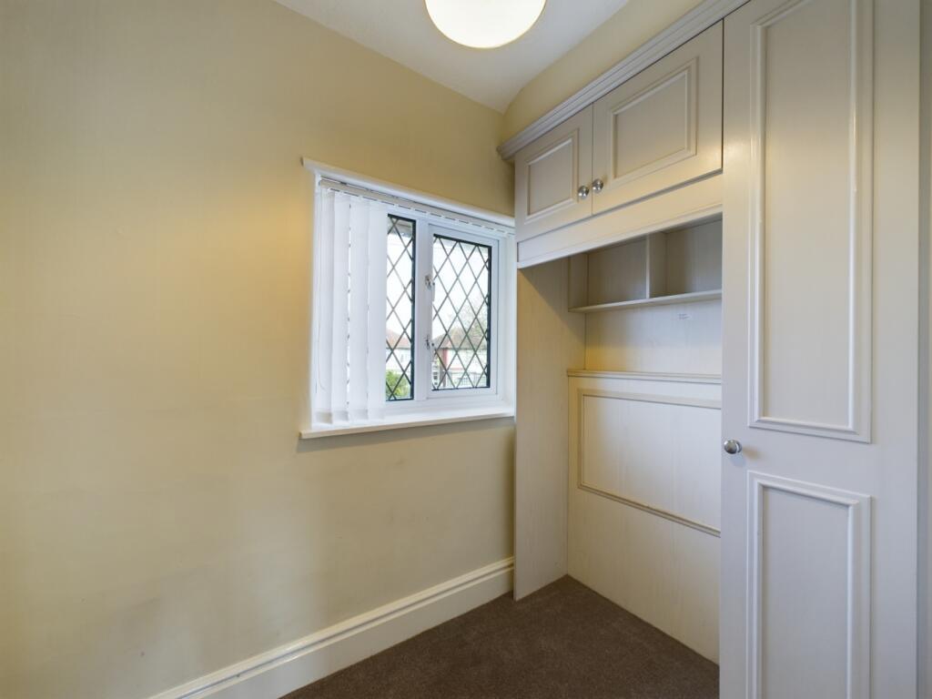 CAM02386G0-PR0060-STILL027