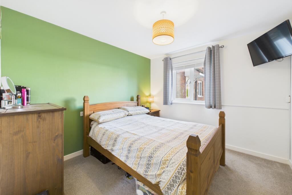 CAM03162G0-PR0233-STILL009