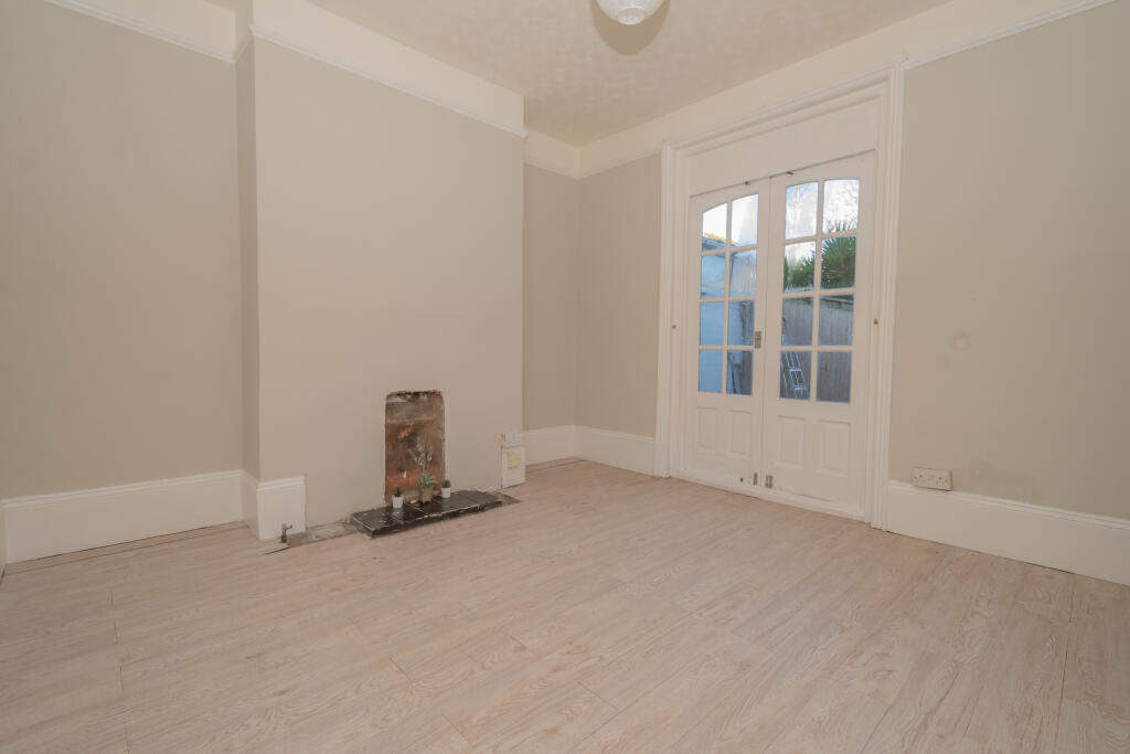 general 15 Vale Road