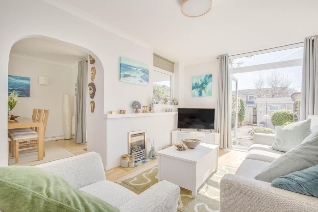 7 Eastern Drive, SL8 5HQ (LOW RES)-6