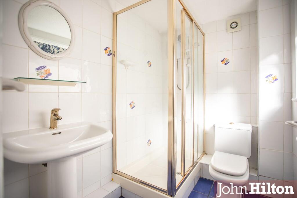Highcliffe Court28.jpg