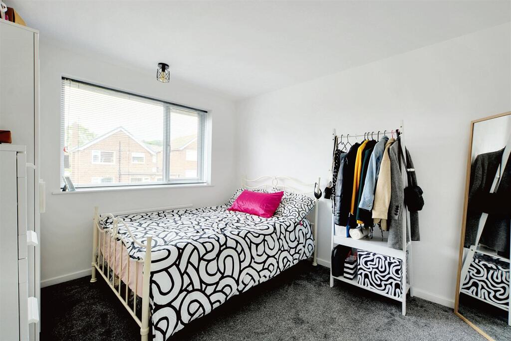 Bedroom 2_1.jpeg
