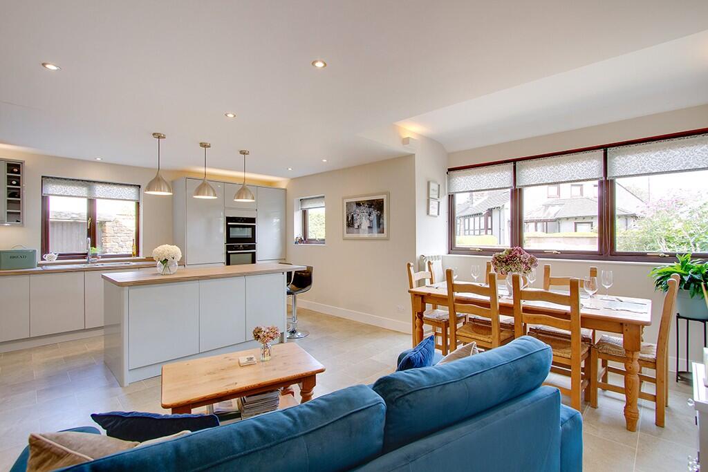 Dining kitchen