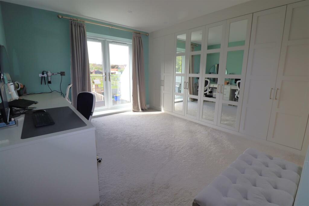 Bedroom 2 (3).JPG