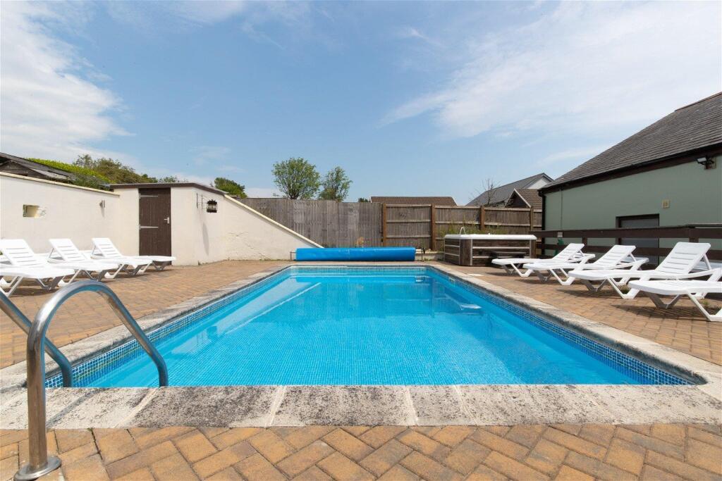 Heated Outdoor Swimming Pool