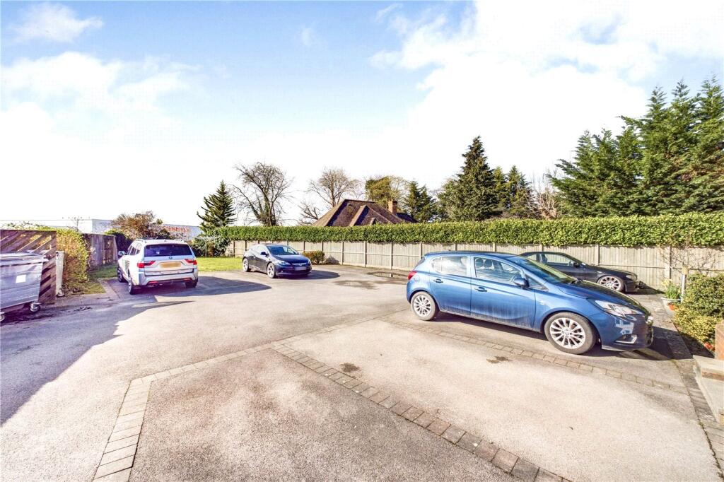 Parking &amp; Gardens