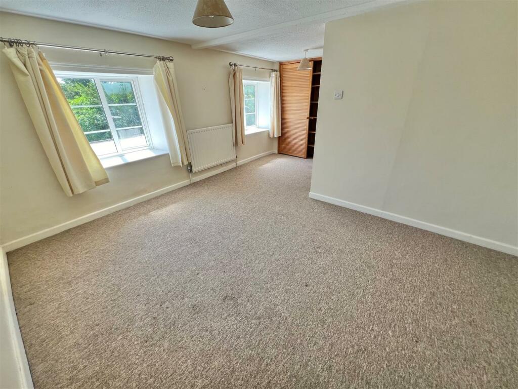 Bedroom 3a.jpg