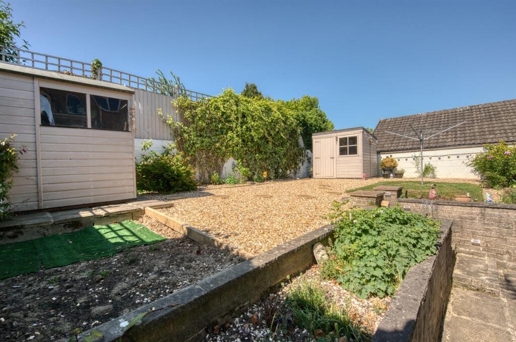 Rear Garden - sheds .jpg