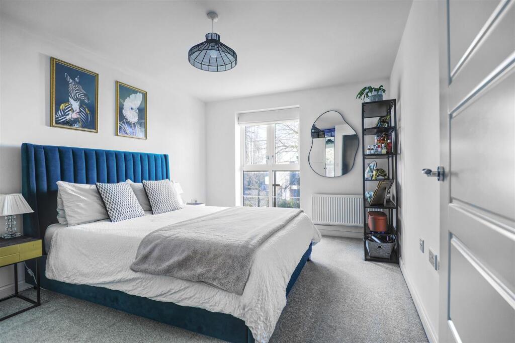 bed 1.jpg