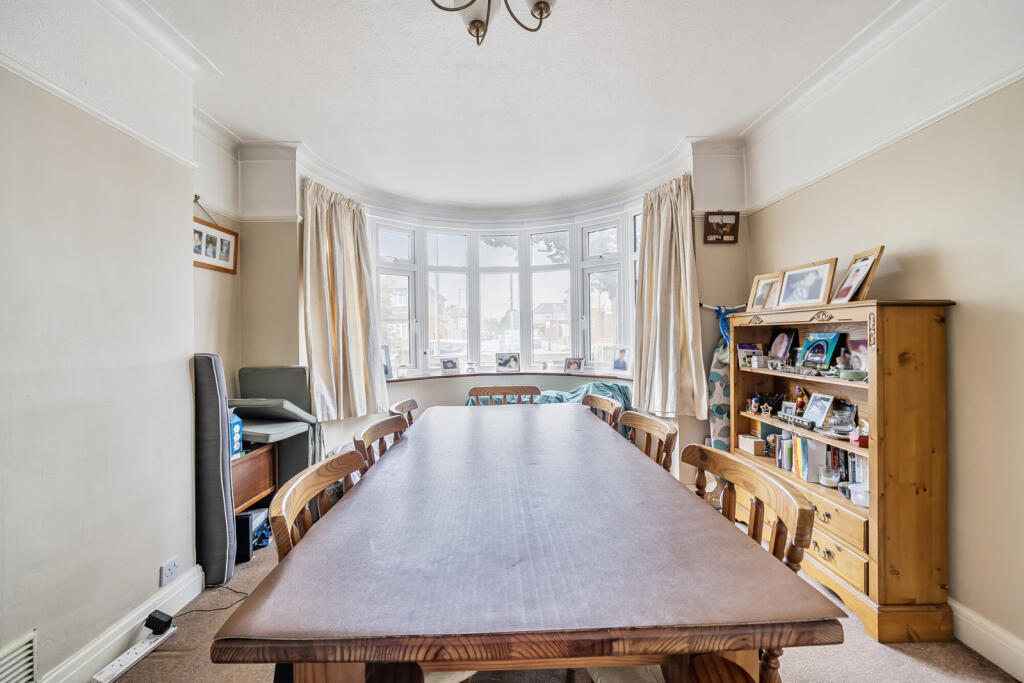 1329436-11-688105...