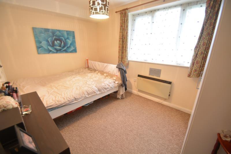8690c Bed_med.jpg