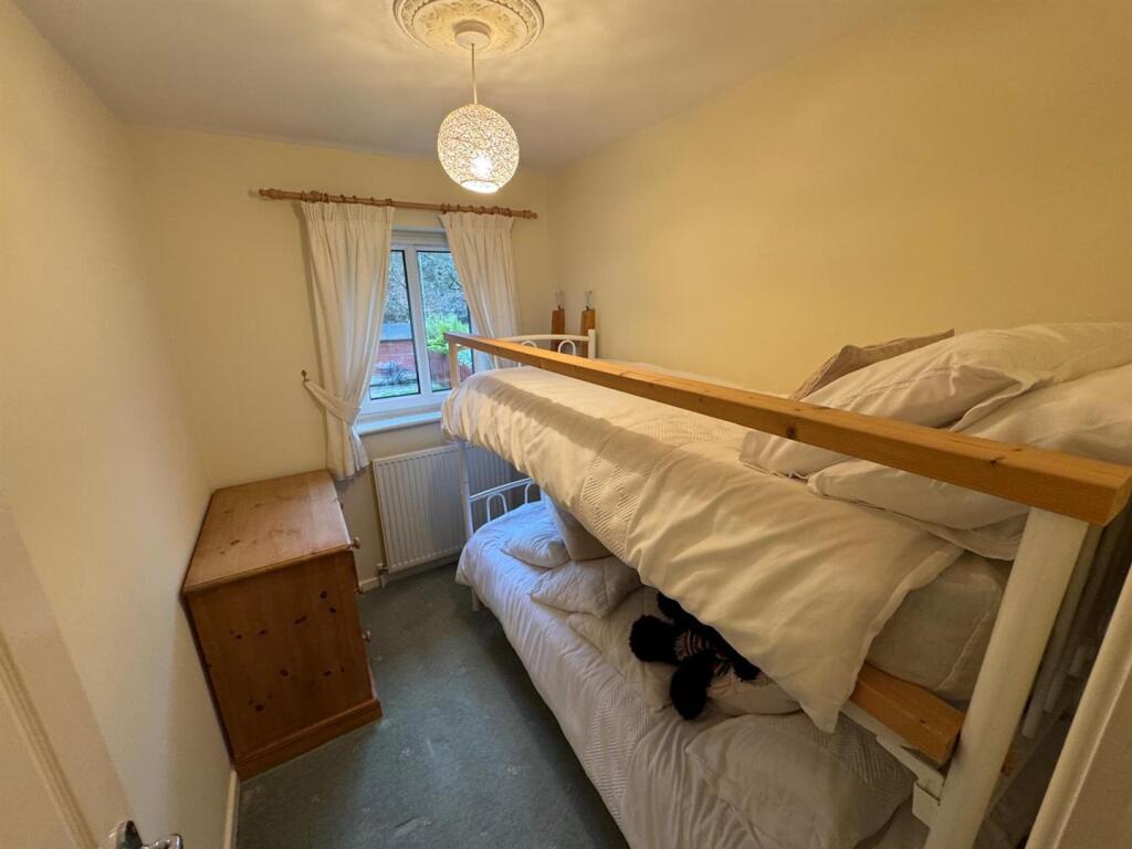 Single bedroom3