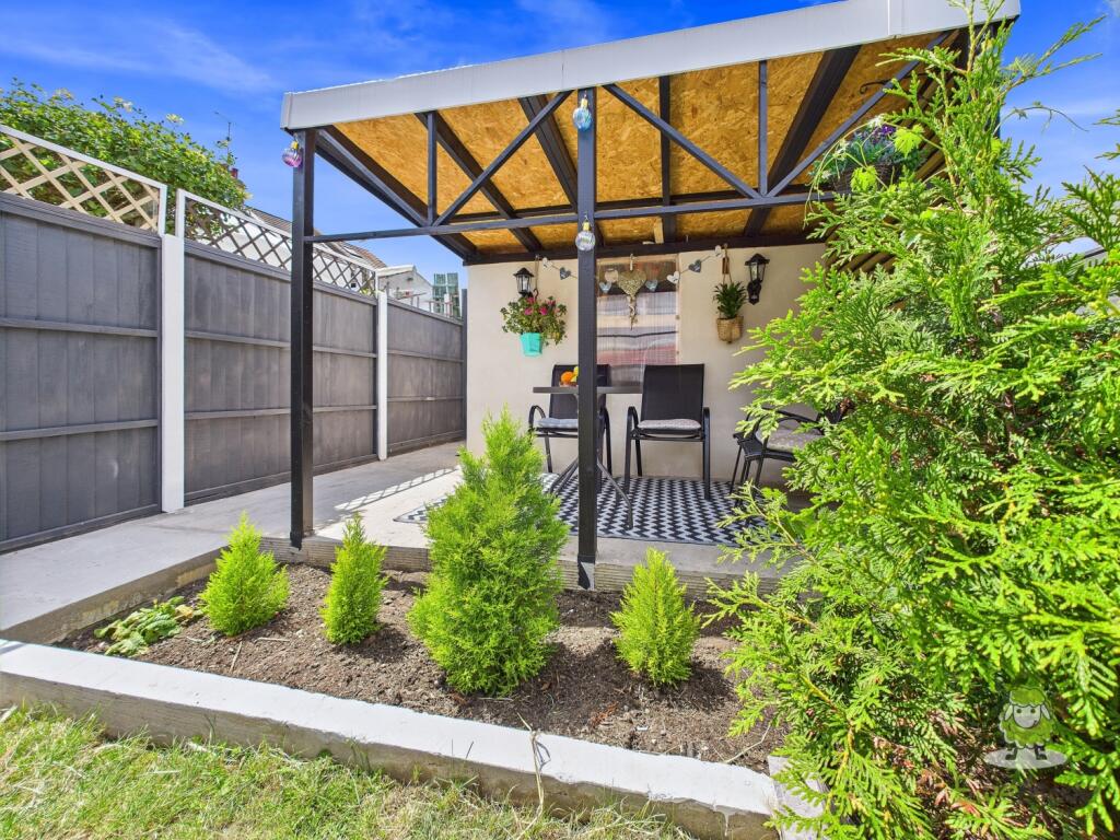 CAM01543G0-PR0136-STILL085