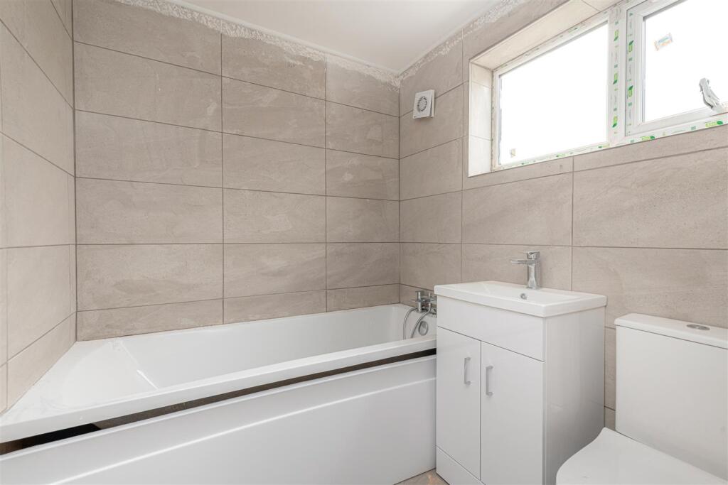 Family Bathroom.jpg