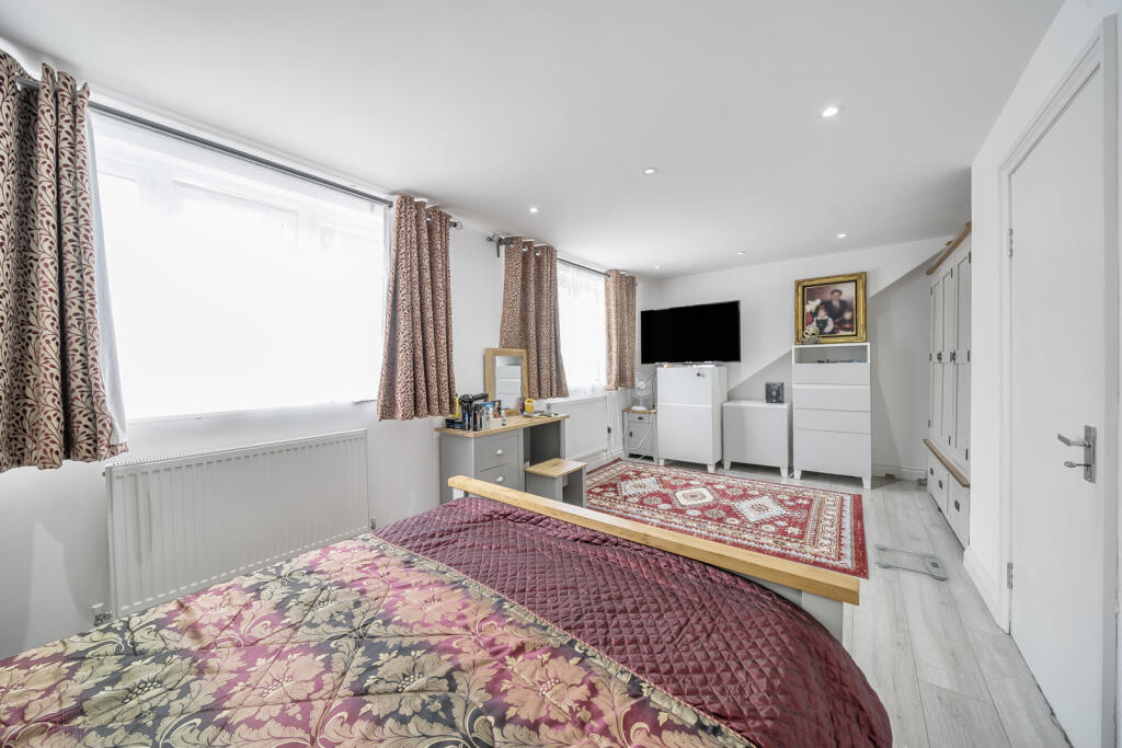 1341747-18-68a338...