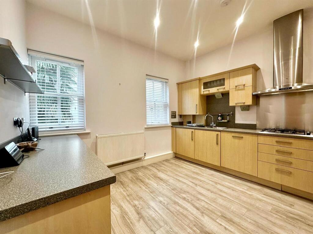 WhatsApp Image 2025-11-04 at 14.21.49_1d0b3e77.jpg