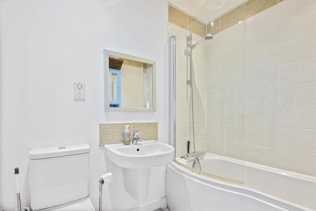 Drake House, 4-004.jpg