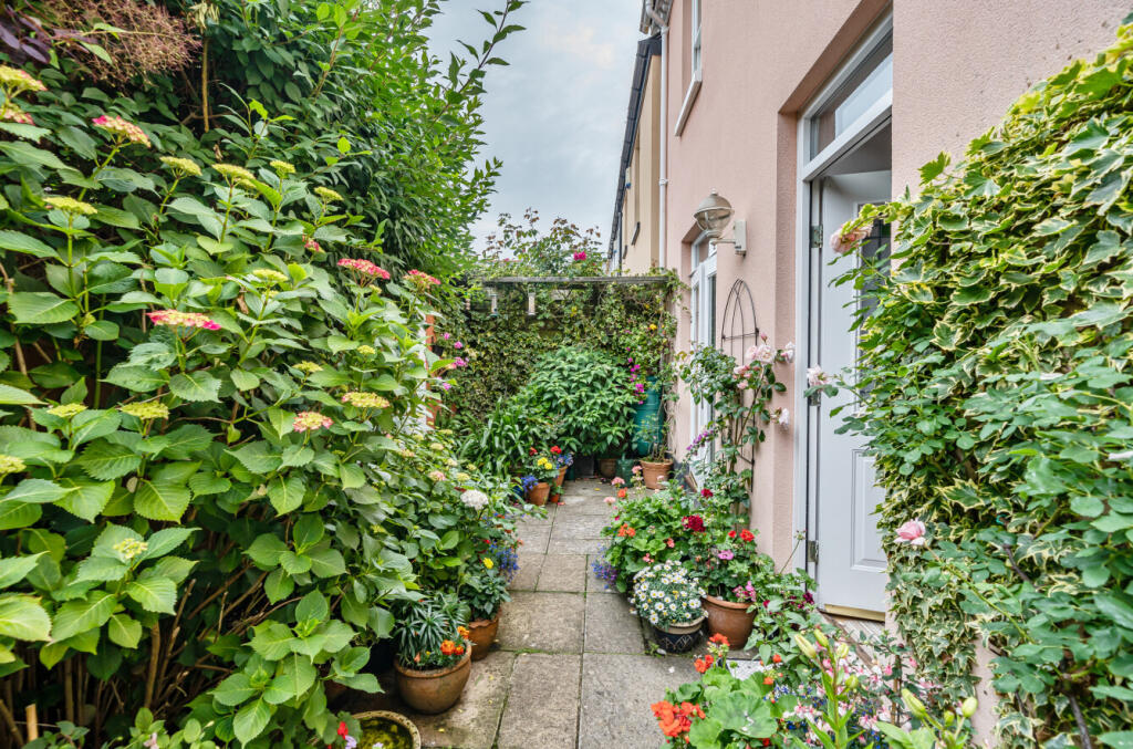 1305894-49-684c1c...