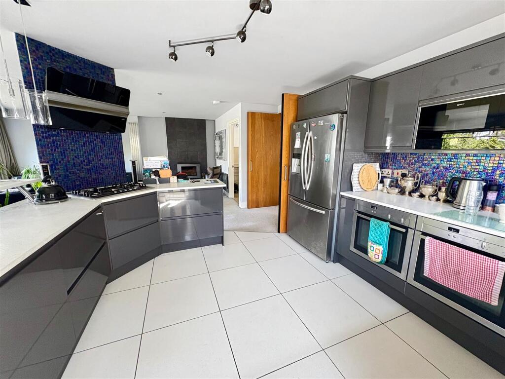 Lounge/diner/kitchen