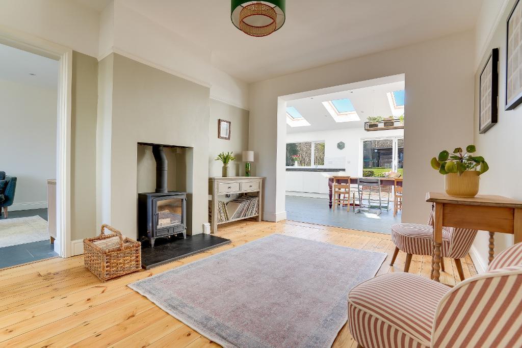 Snug off the kitchen/family room