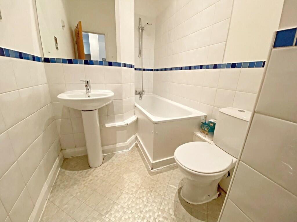 fc670321-ed6a-499...