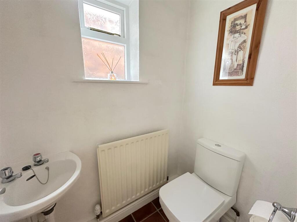 Cloakroom/WC