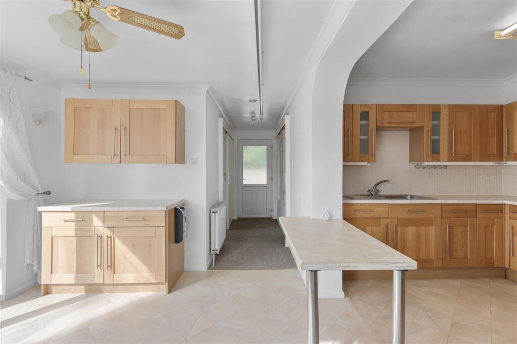 kitchen #5.jpg