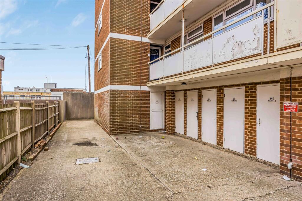13 Anne¿s Court, Seafront, Hayling Island-Small-Po