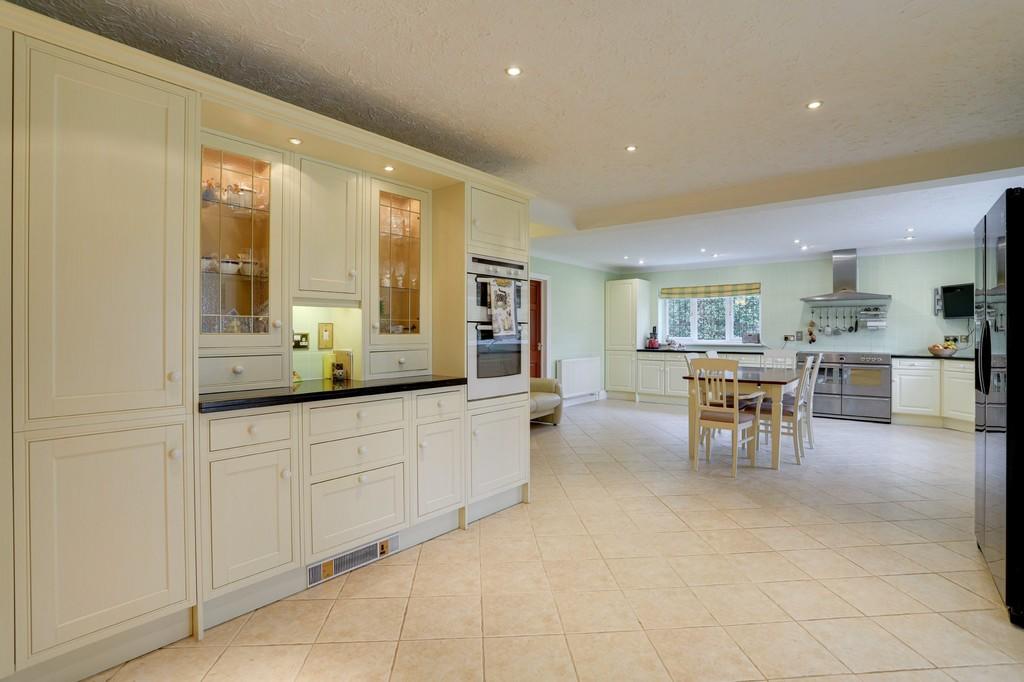 Kitchen/breakfast...