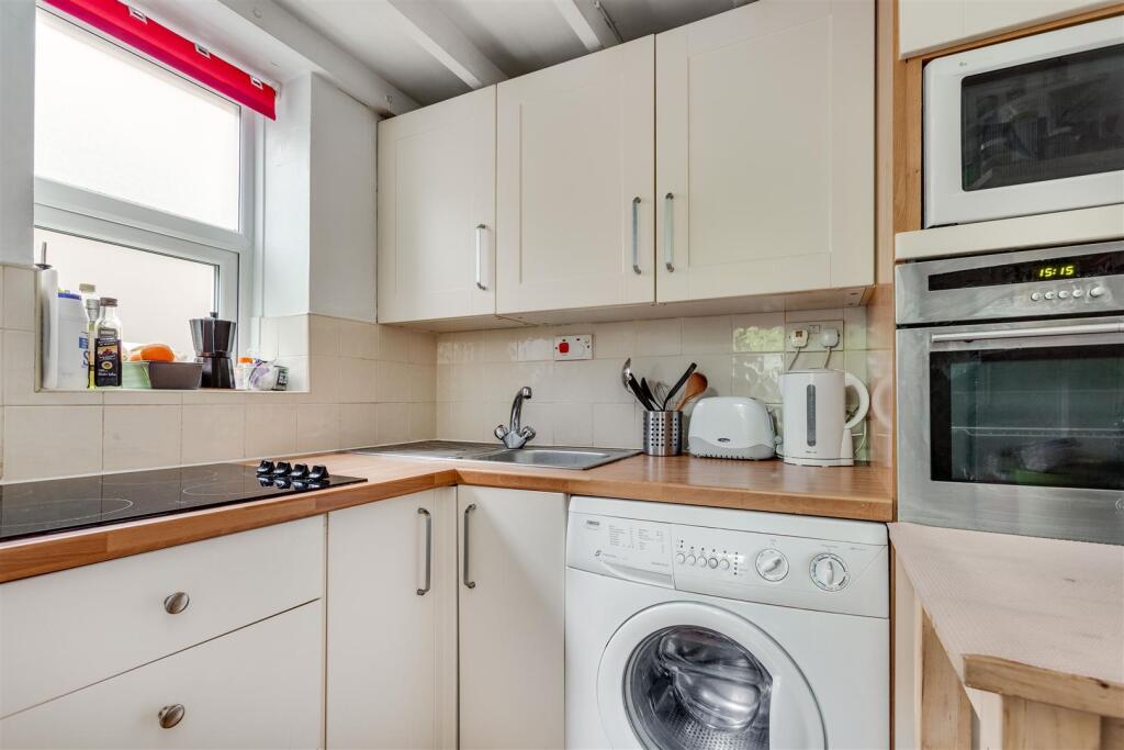 Avenue South 17 Flat 2-4.jpg