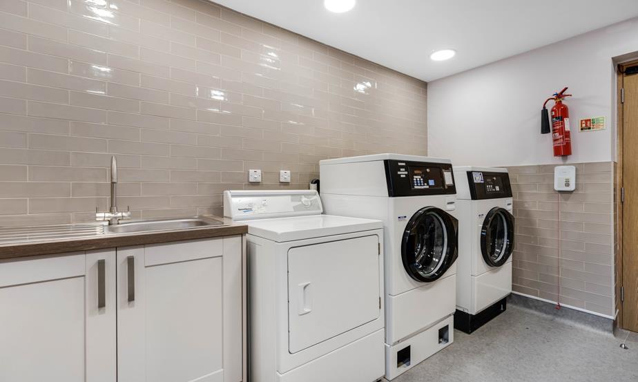 050722-threadneedle-court-laundry.jpg