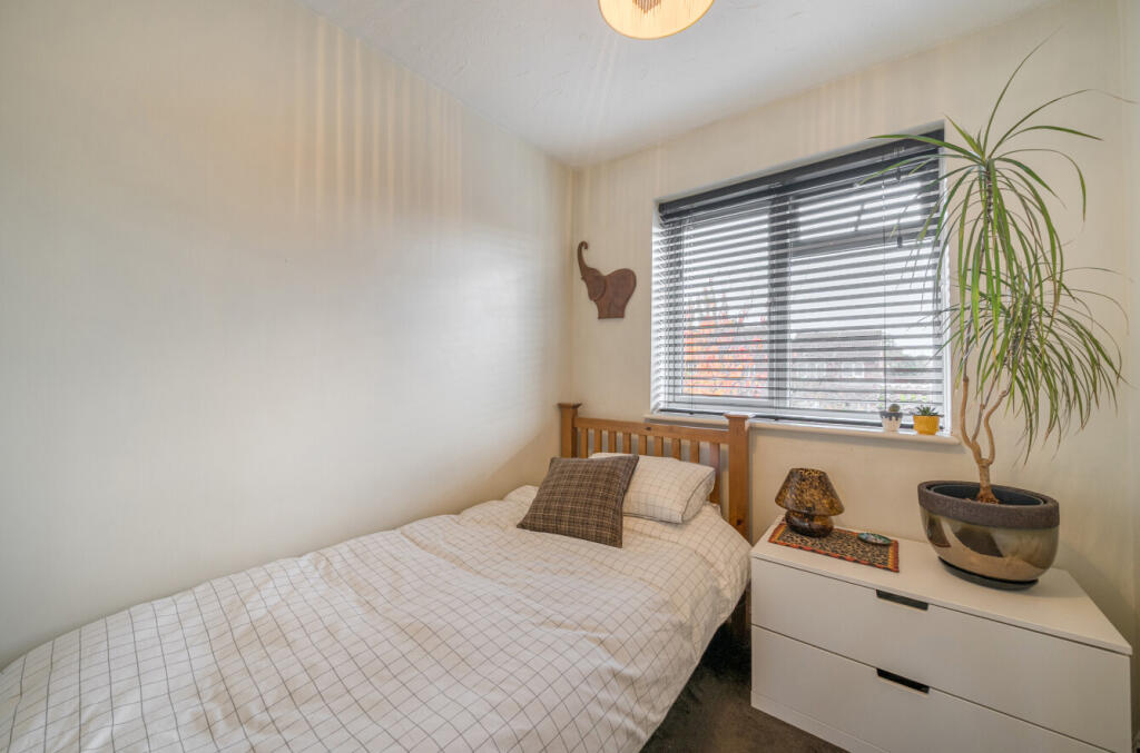 1376434-2-690b225...