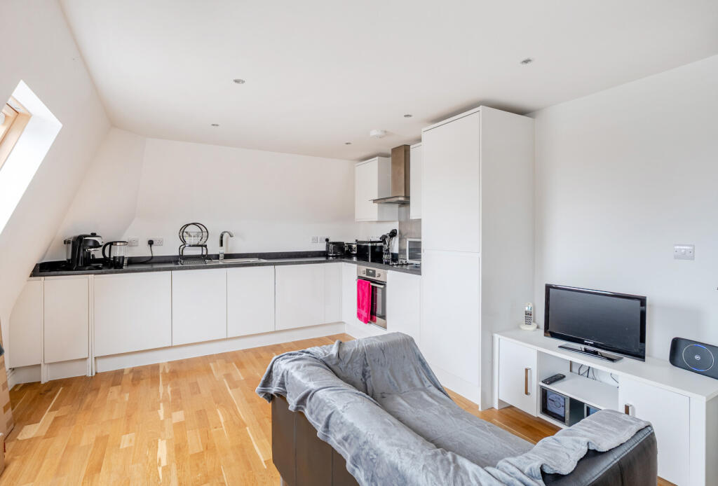 1375223-10-692daa...