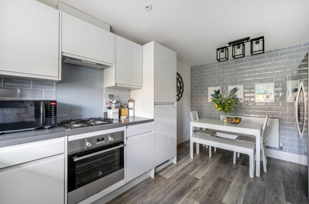 1347027-20-68b567...