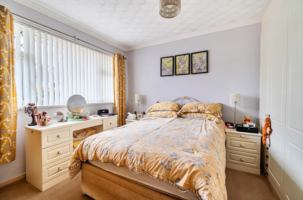 1375935-10-690b73...