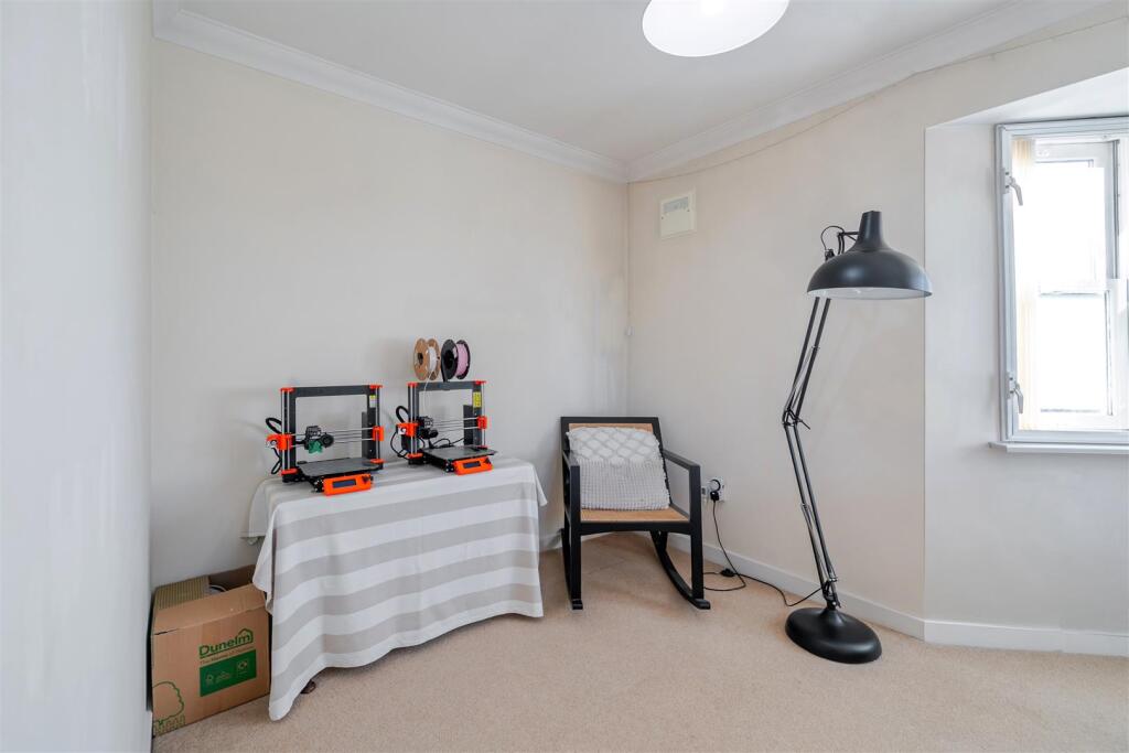 15 Reffield Close, Towcester (18).jpg