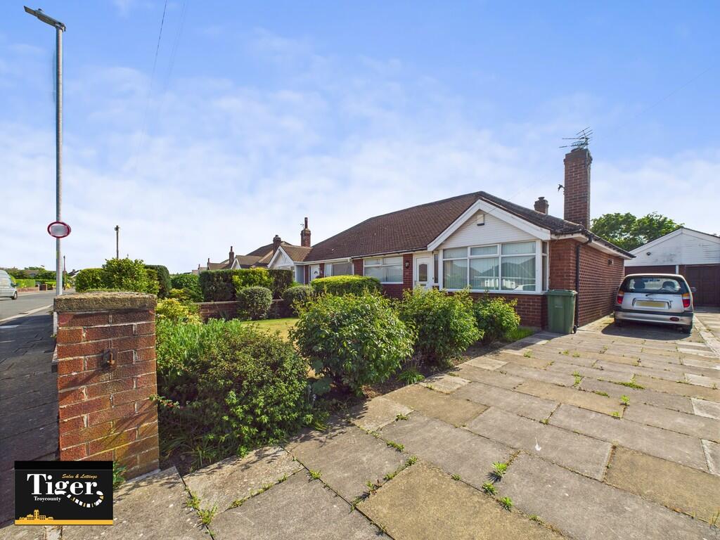 CAM02176G0-PR0585...