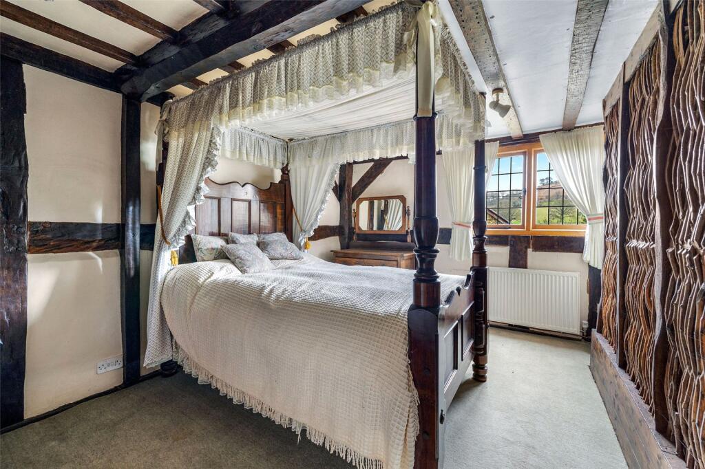 4 - 5 Bedrooms