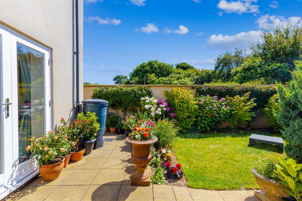 A10 - 5 Eastacoombes Way Marlborough - 250708.jpg