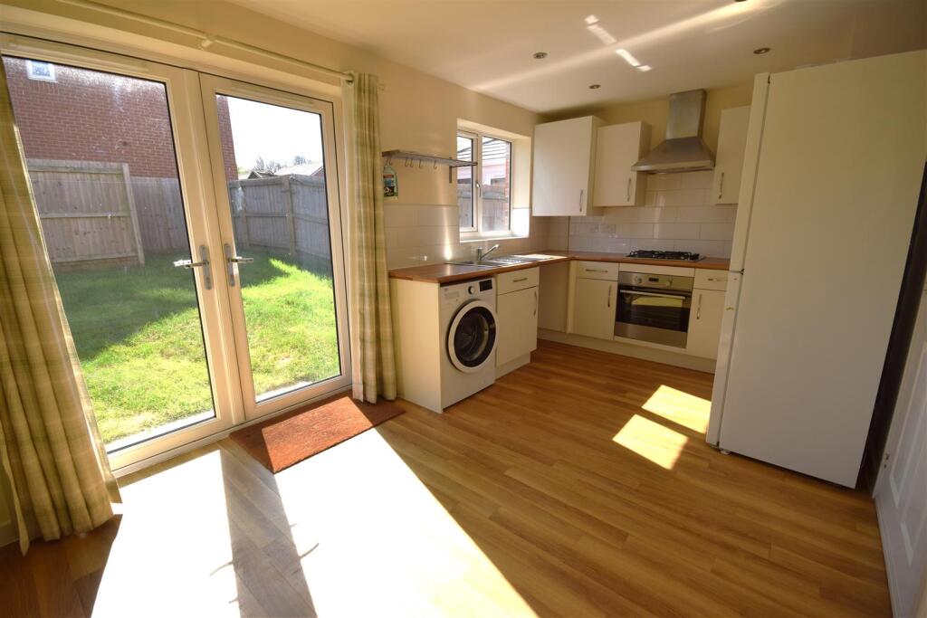 KITCHEN/BREAKFAST ROOM