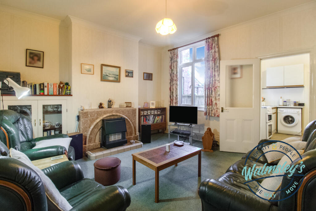 Rear sitting room with direct access to kitchen br
