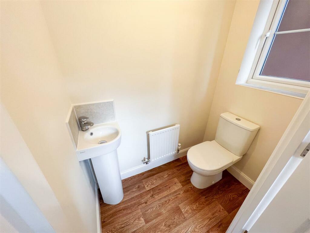 GROUND FLOOR W/C