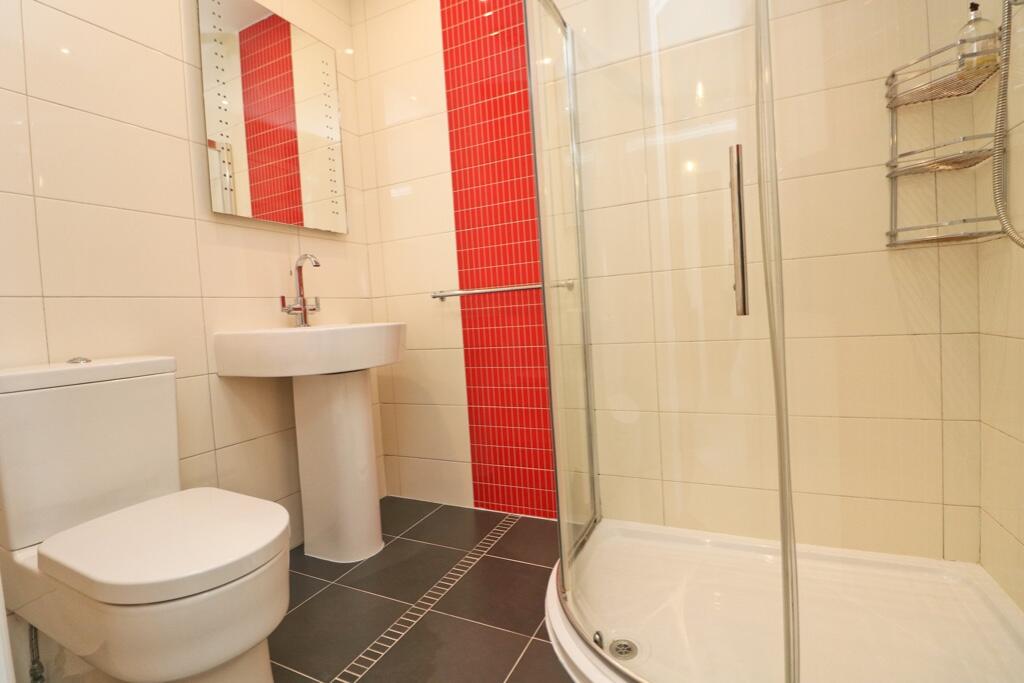 Bedroom 2 En-suite