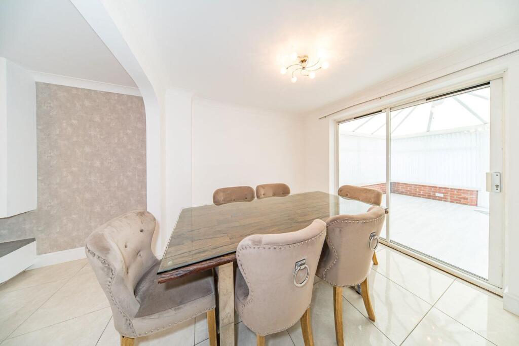 37 Caldywood dining room.jpg