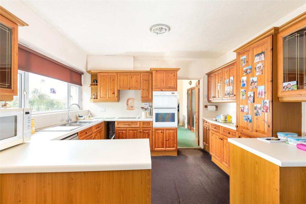 Kitchen/Breakfast Rm